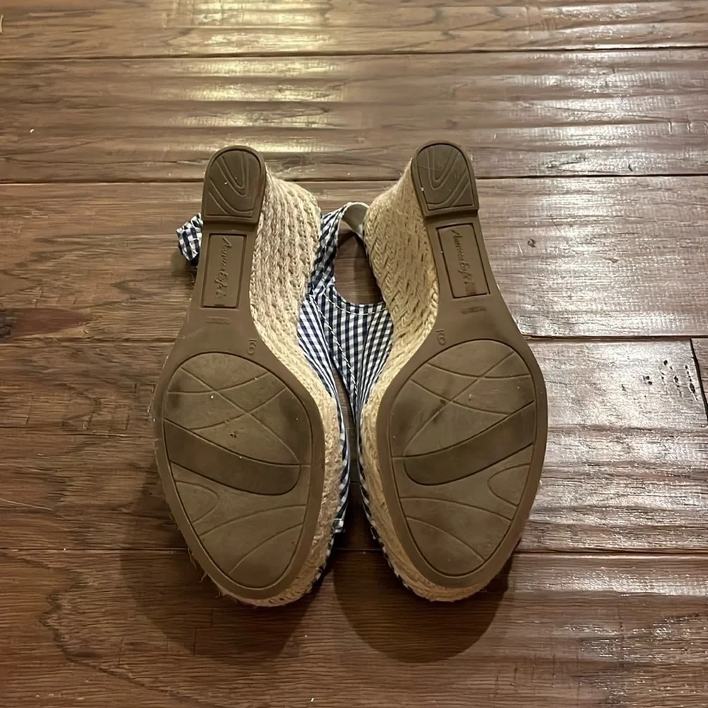American Eagle Size 9 Blue and White Gingham Platform Espadrilles